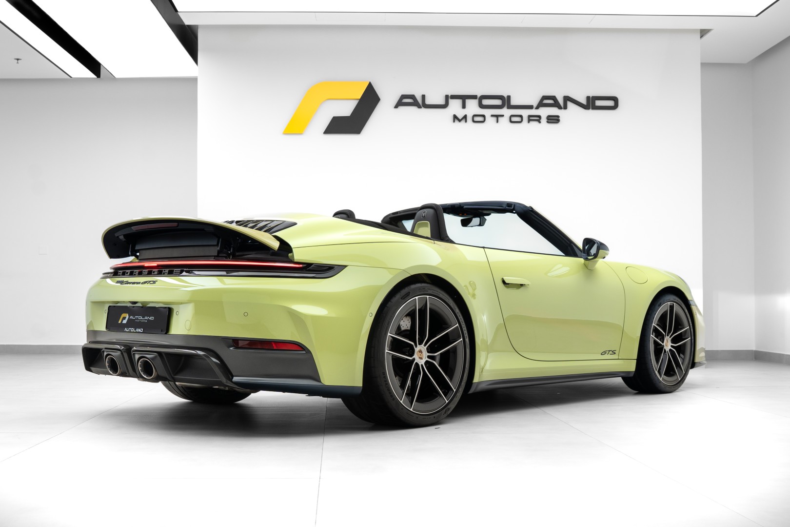 2025 PORSCHE 911 CARRERA GTS CABRIO | MAIN DEALER WARRANTY | CARBON EXTERIOR